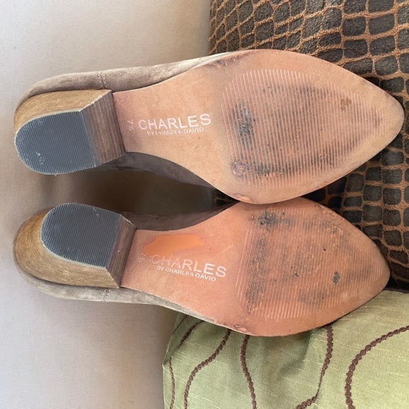 Charles by Charles David Heeled Ankle Boots 7.5 - Picture 6 of 7